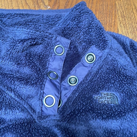 North Face WARM fleece sweater with snap close neck and handwarmer pocket - Picture 5 of 5